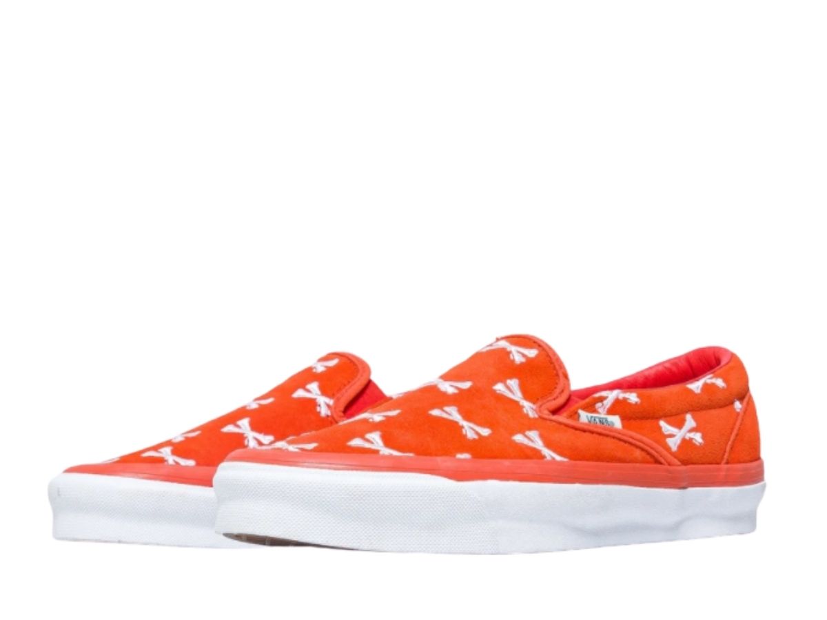 https://d2cva83hdk3bwc.cloudfront.net/vans-og-classic-slip-on-lx-x-wtaps---bones-orange-2.jpg