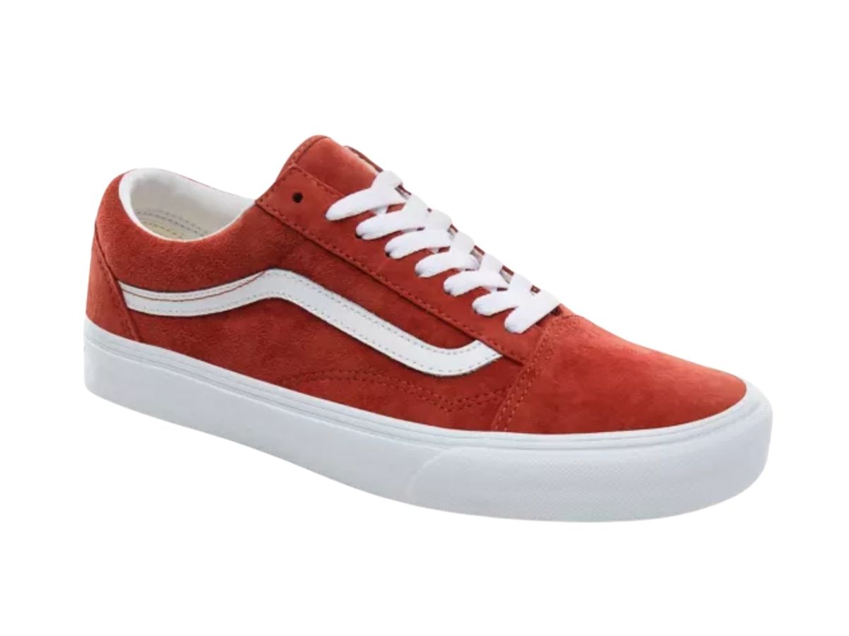 https://d2cva83hdk3bwc.cloudfront.net/vans-old-skool---pig-suede-burnt-brick-true-white-3.jpg