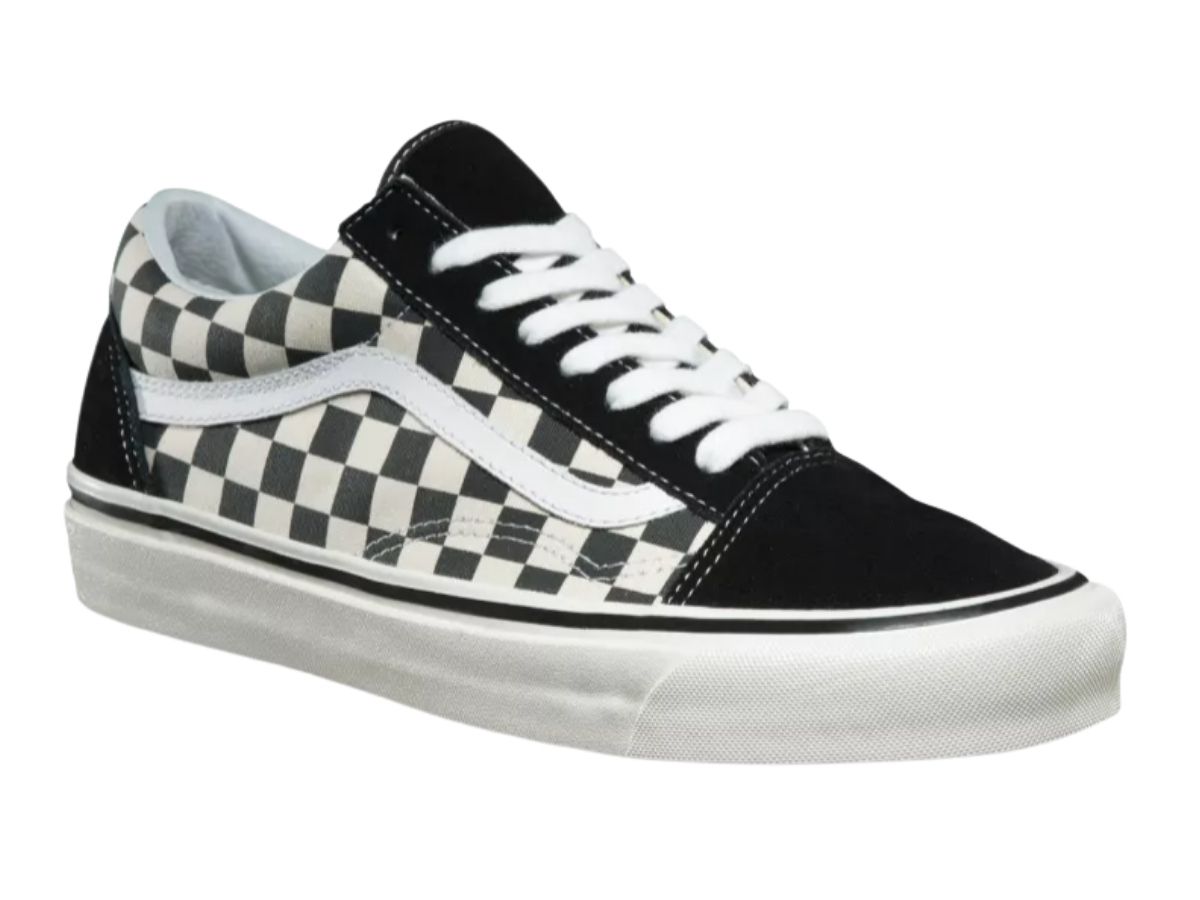 https://d2cva83hdk3bwc.cloudfront.net/vans-old-skool-36-dx---anaheim-factory-black--chck-2.jpg