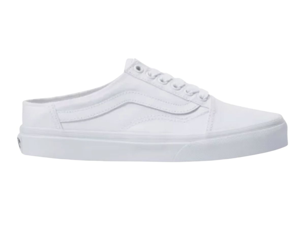 https://d2cva83hdk3bwc.cloudfront.net/vans-old-skool-mule---white-true-white-1.jpg