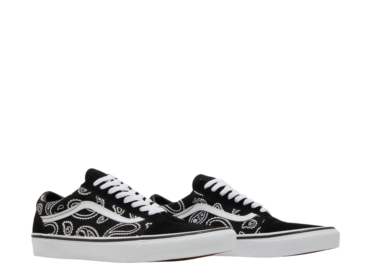 https://d2cva83hdk3bwc.cloudfront.net/vans-old-skool-peace-paisley-black-3.jpg