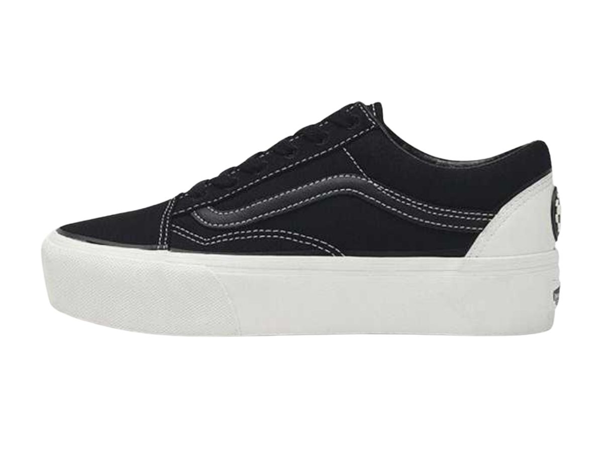 https://d2cva83hdk3bwc.cloudfront.net/vans-old-skool-platform--gum-heel--black-marshmallow-2.jpg