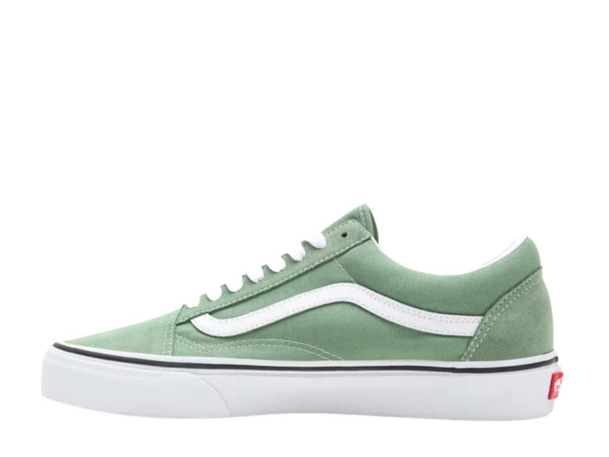 Green old store skool vans outfit