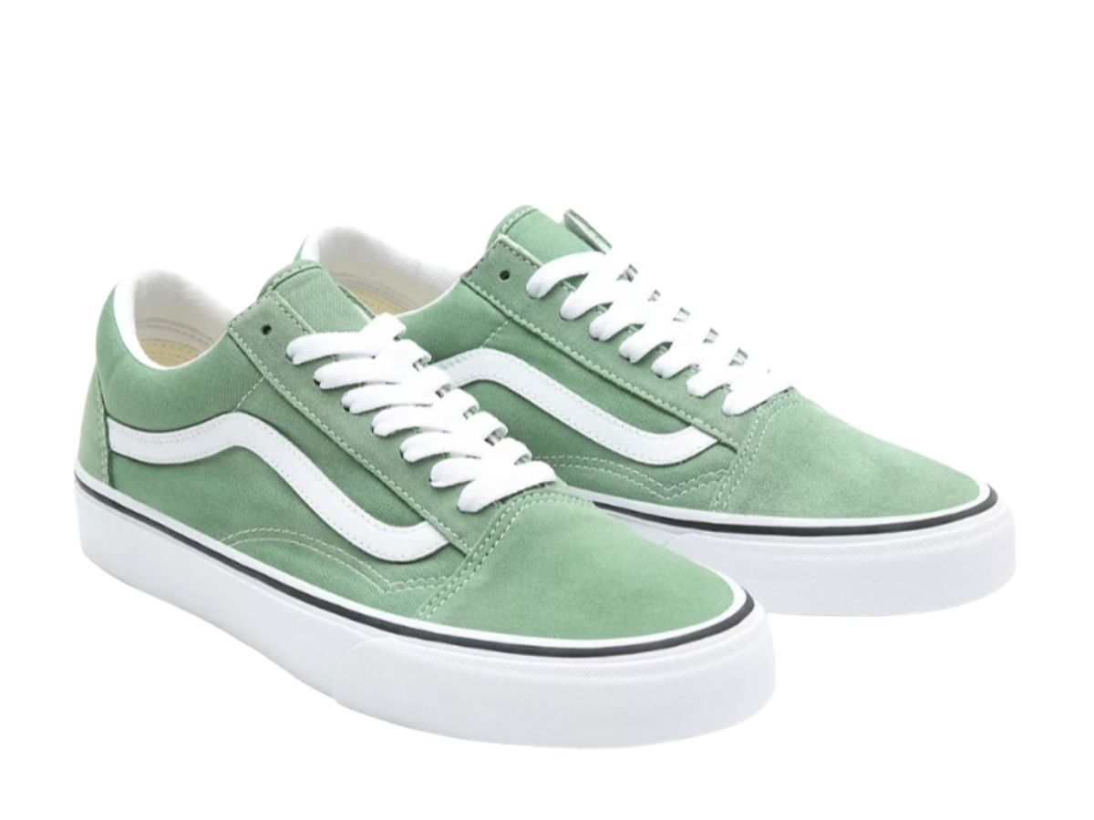 https://d2cva83hdk3bwc.cloudfront.net/vans-old-skool-shoes-shale-green-3.jpg