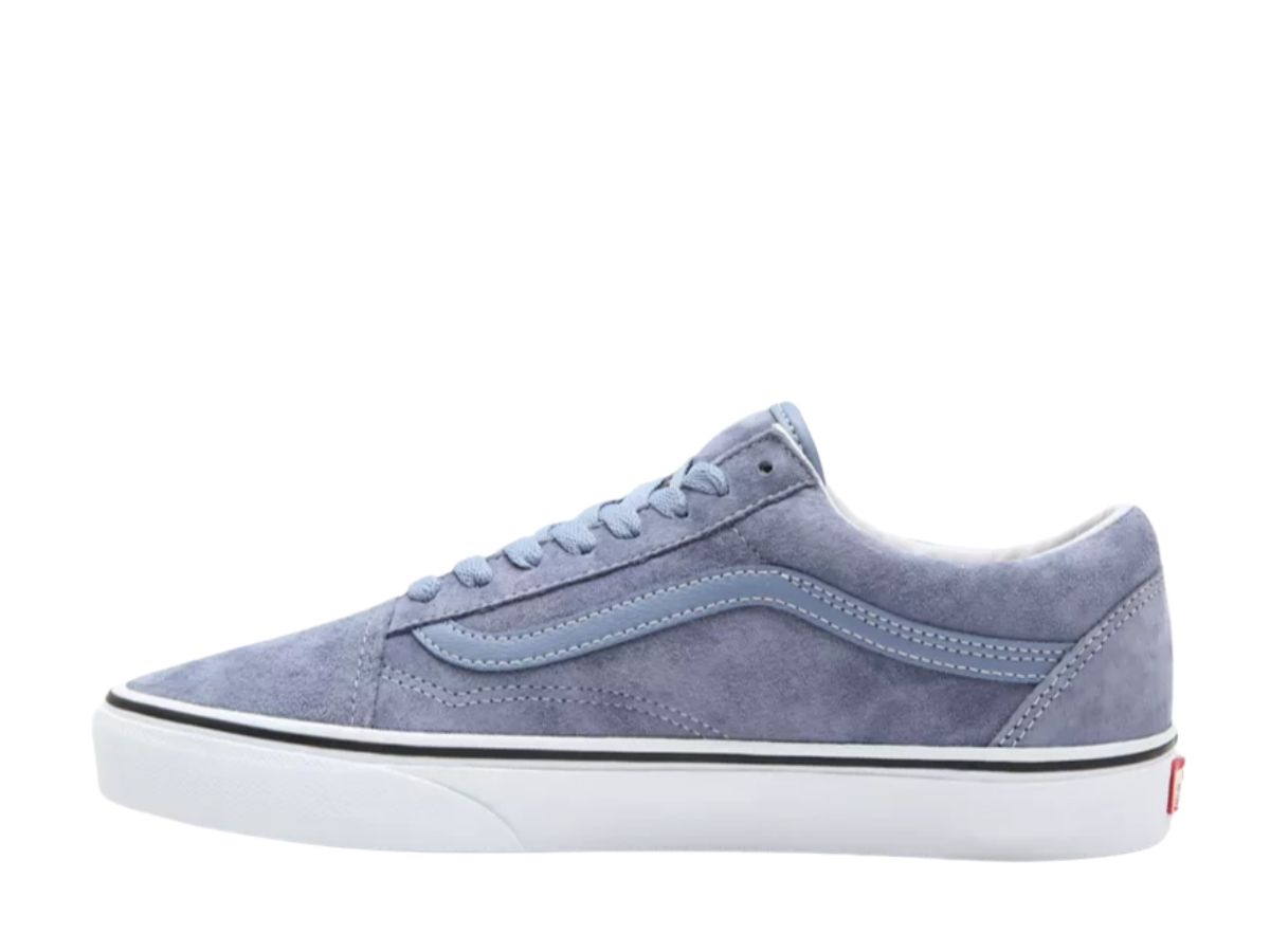https://d2cva83hdk3bwc.cloudfront.net/vans-pig-suede-old-skool-shoes-blue-2.jpg