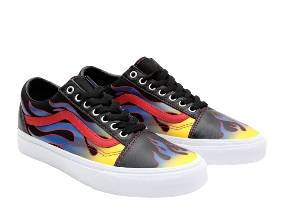 https://d2cva83hdk3bwc.cloudfront.net/vans-racer-old-skool-shoes-black-3.jpg