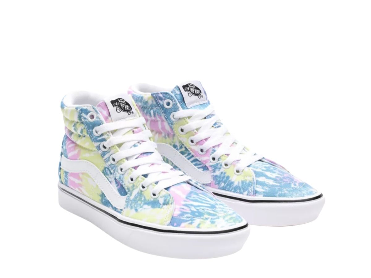 https://d2cva83hdk3bwc.cloudfront.net/vans-tie-dye-comfycush-sk8-hi-shoes-3.jpg