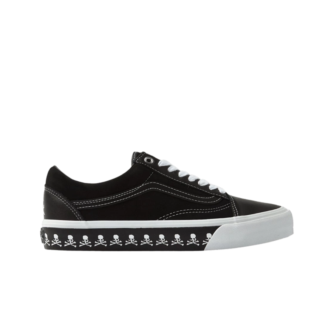 https://d2cva83hdk3bwc.cloudfront.net/vans-vault-x-mastermind-og-old-skool-lx-black-2.jpg