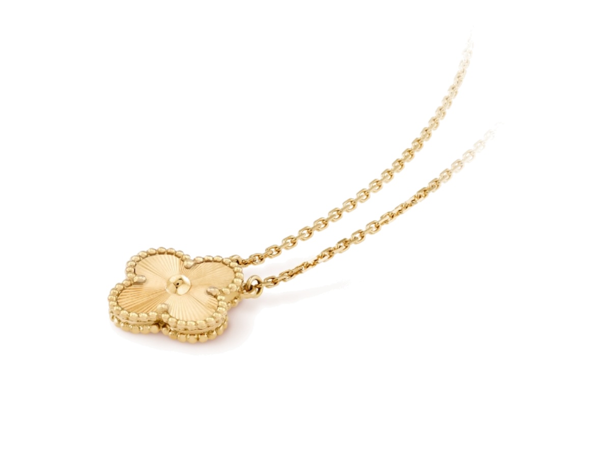 https://d2cva83hdk3bwc.cloudfront.net/vcarp4kl00-van-cleef-arpels-vintage-alhambra-pendant-yellow-gold-3.jpg