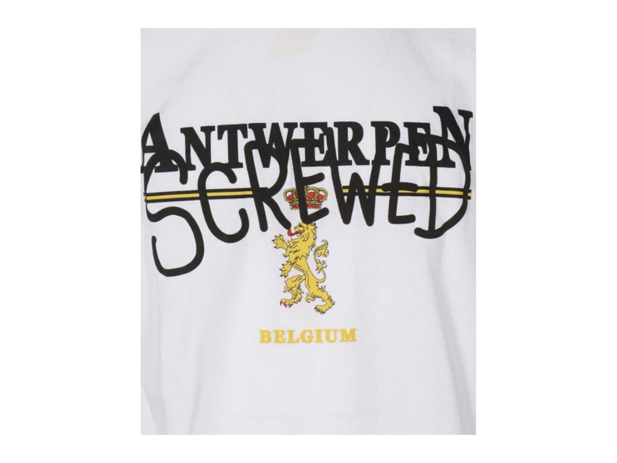 https://d2cva83hdk3bwc.cloudfront.net/vetements-antwerpen-screwed-t-shirt---white-3.jpg