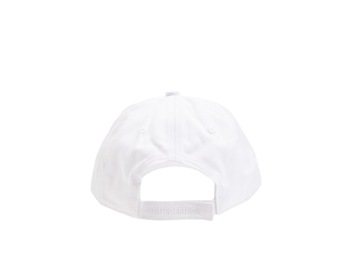 https://d2cva83hdk3bwc.cloudfront.net/vetements-logo-embroidered-cotton-twill-baseball-cap-white-2.jpg