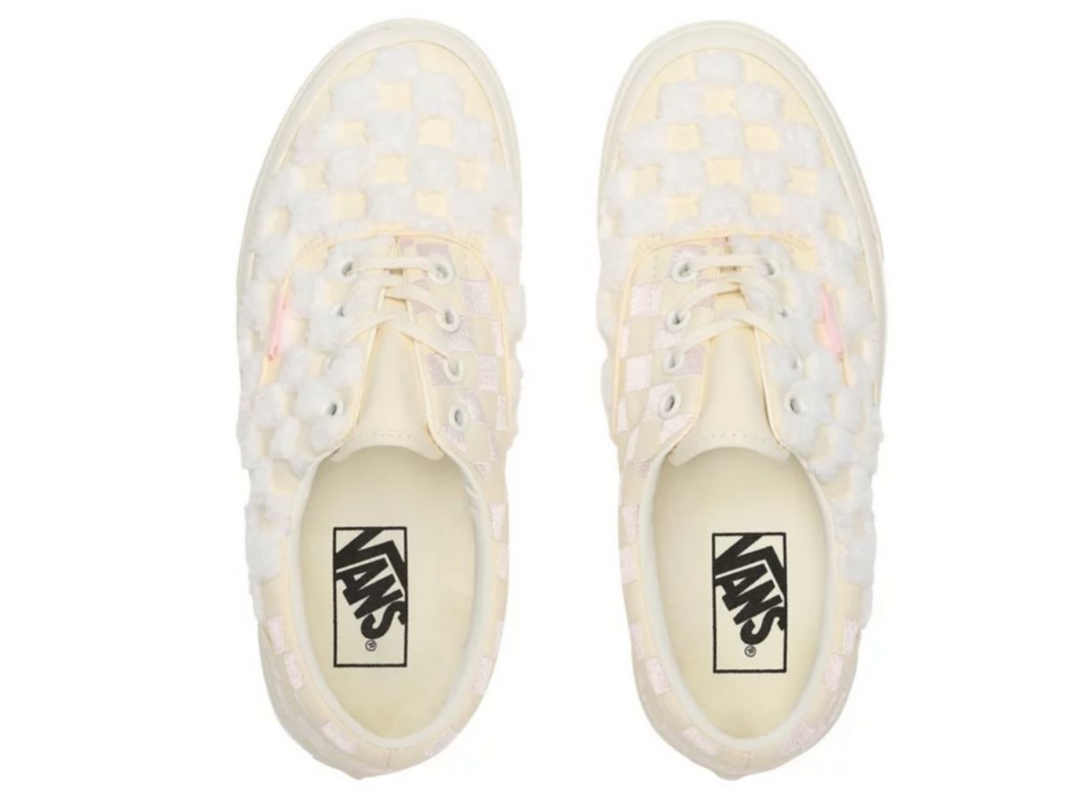 https://d2cva83hdk3bwc.cloudfront.net/vn0a4u391u9-vans-era-chenille-check-classic-white-snow-3.jpg