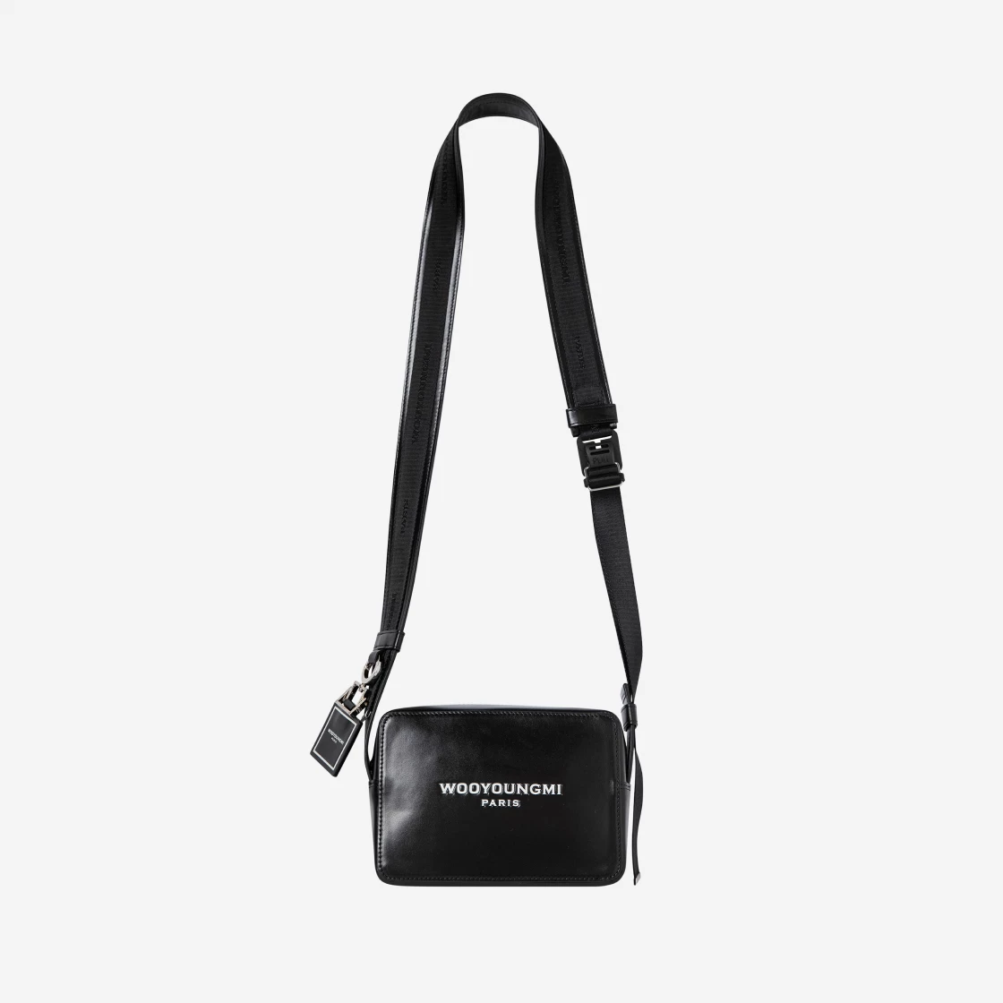 https://d2cva83hdk3bwc.cloudfront.net/wooyoungmi-square-mini-bag-black-1.jpg