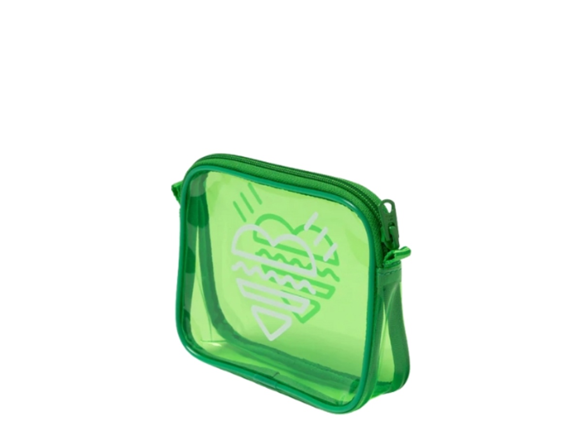 https://d2cva83hdk3bwc.cloudfront.net/xx29gd035-human-made-x-hm-shake-shack-pvc-pouch-clear-2.jpg
