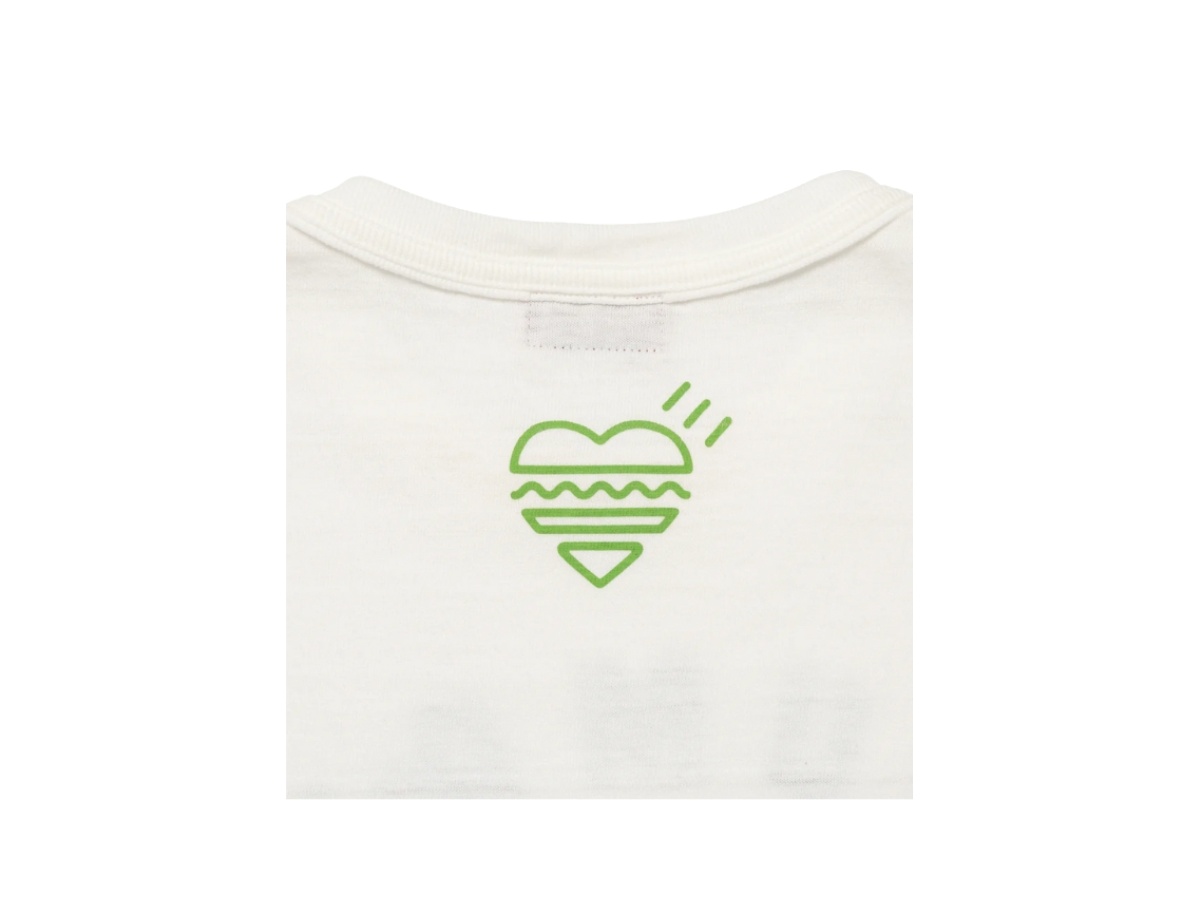 https://d2cva83hdk3bwc.cloudfront.net/xx29te020-white-human-made-x-hm-shake-shack-t-shirt-white-3.jpg