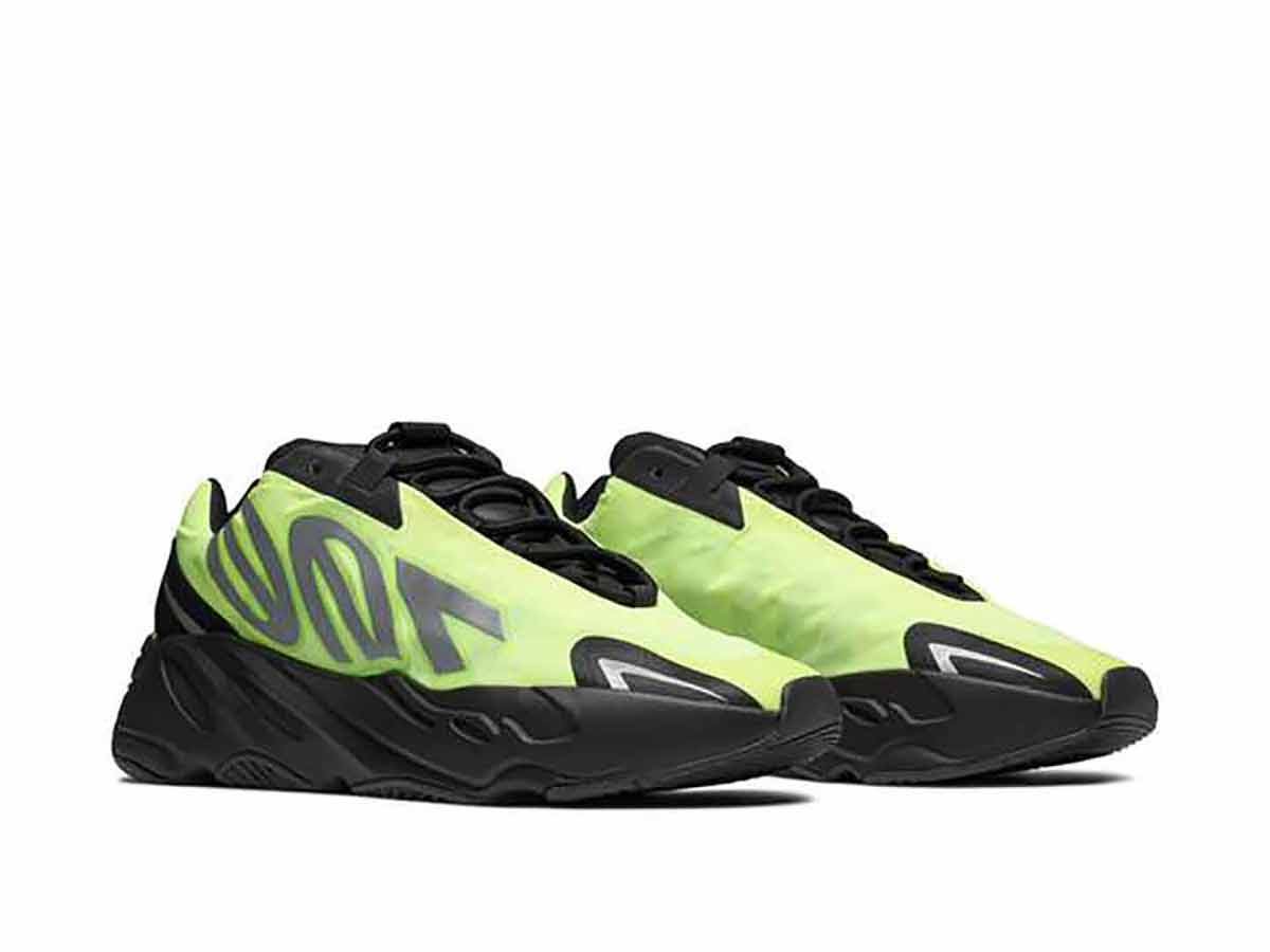 yeezy 700 mnvn phosphor
