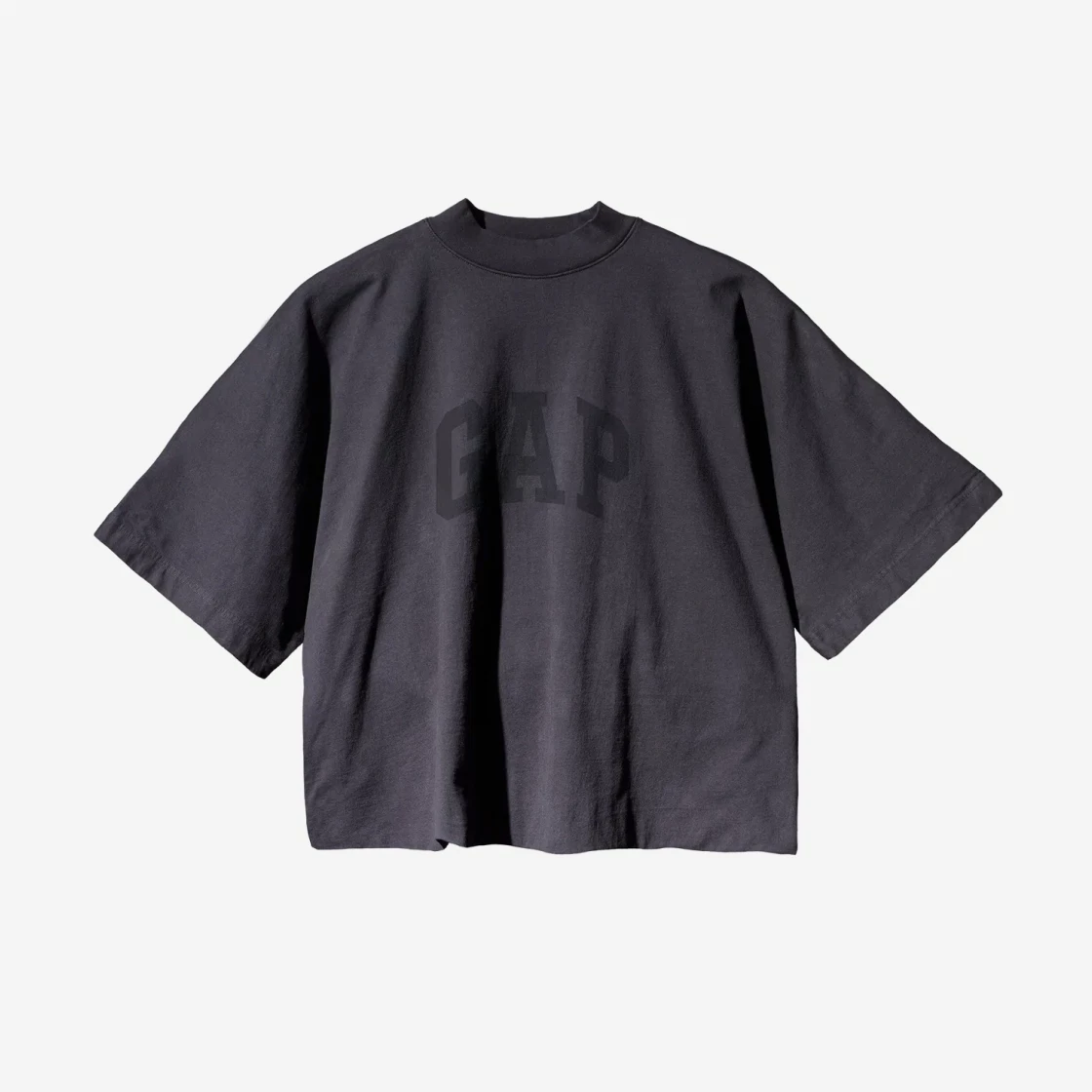 https://d2cva83hdk3bwc.cloudfront.net/yeezy-gap-engineered-by-balenciaga-dove-no-seam-t-shirt-black-2.jpg