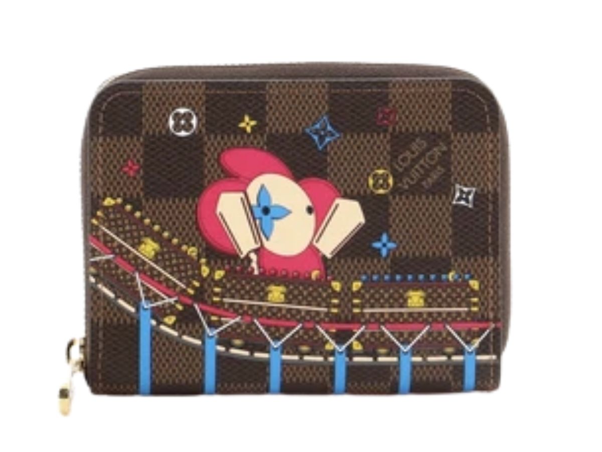 https://d2cva83hdk3bwc.cloudfront.net/zippy-coin-purse-limited-edition-vivienne-xmas-damier-1.jpg