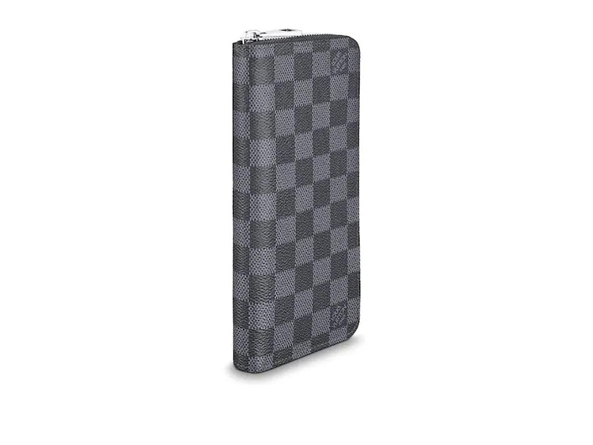 https://d2cva83hdk3bwc.cloudfront.net/zippy-wallet-vertical-damier-graphite-004238-3.jpg
